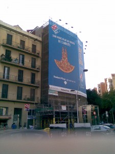 Sagrada Familia y Domino's pizza