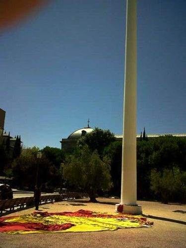 Caída Bandera plaza de Colón